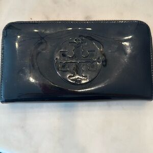 Shiny leather Tory Burch wallet